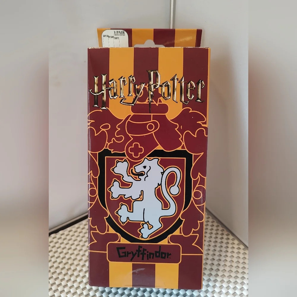 Harry Potter Gryffindor 3 pairs of socks Women's Shoe size 4-10 NWT